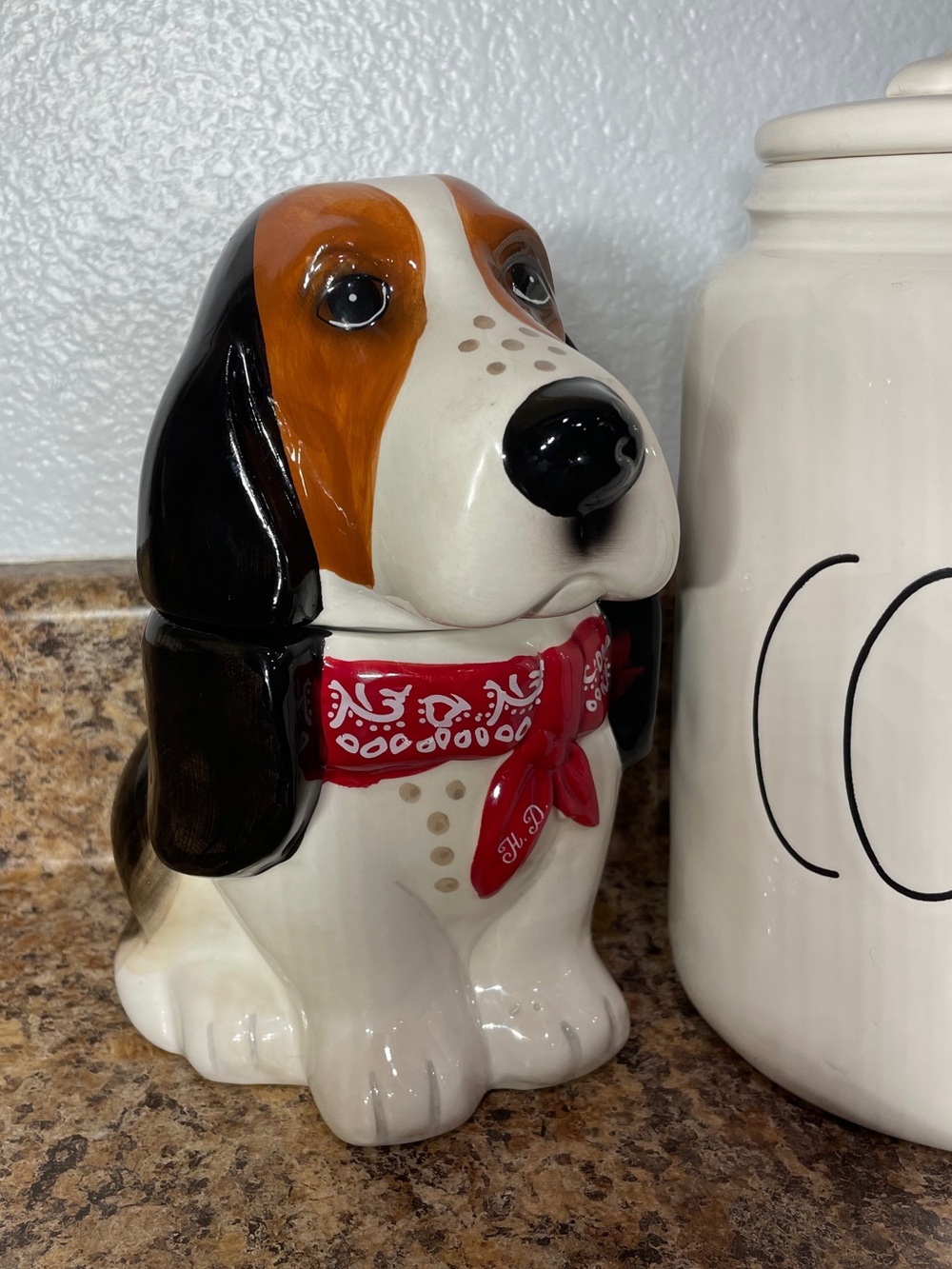 The Pioneer Woman Henry Candy Jar Basset Hound favorite! Brand new canister!
